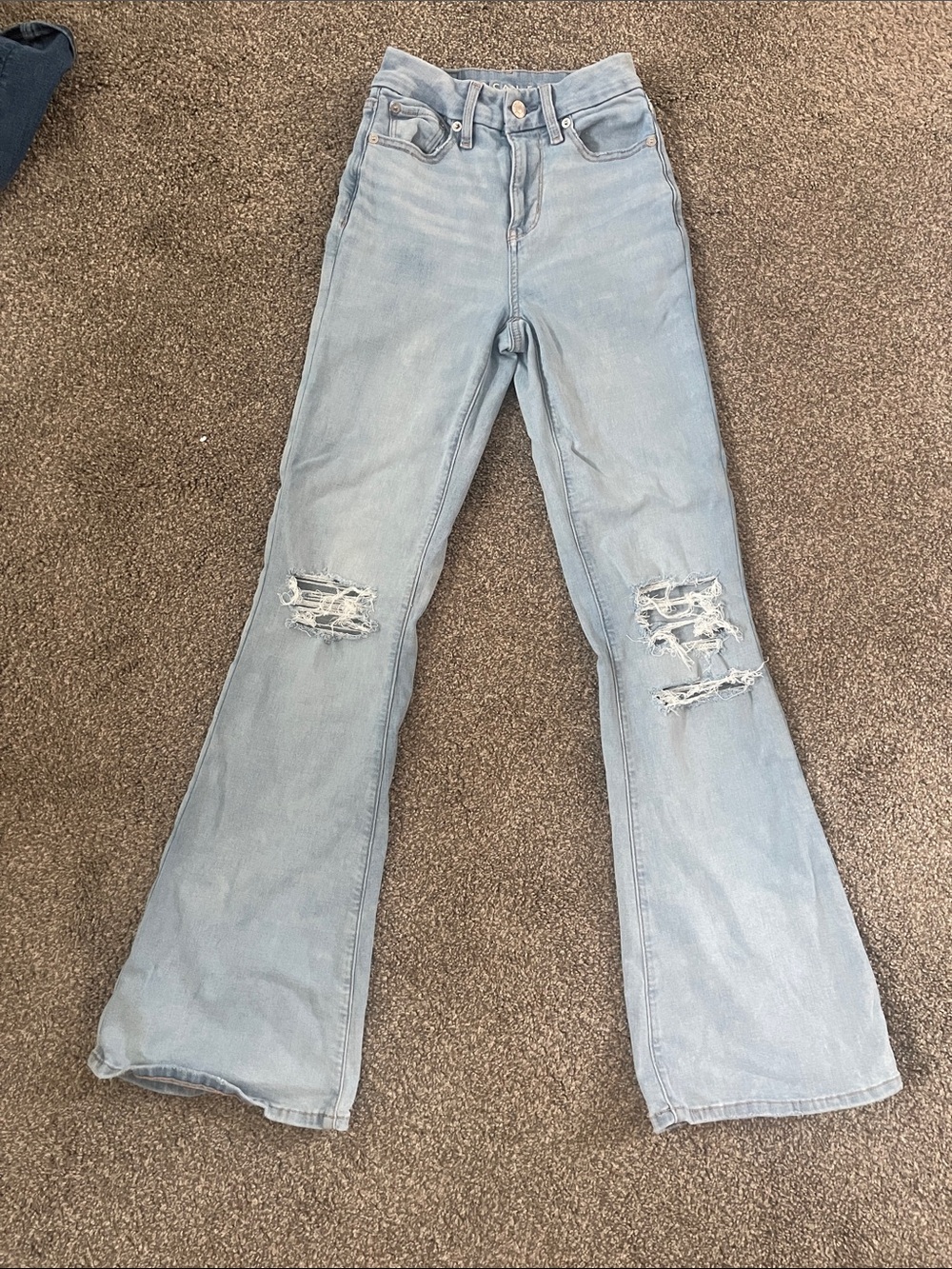 American Eagle Outfitters cutest jeans ever  Blue Flare Jeans with distressed